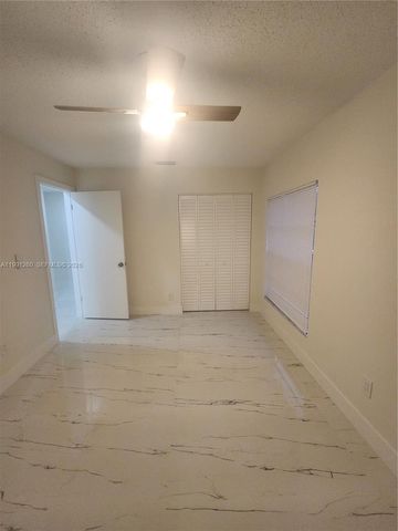 1459 Yellowthroat St, Homestead, FL 33035