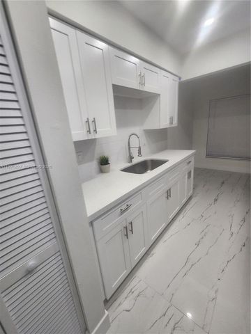 1459 Yellowthroat St, Homestead, FL 33035