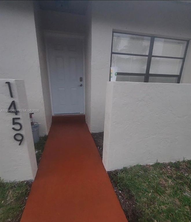 1459 Yellowthroat St, Homestead, FL 33035