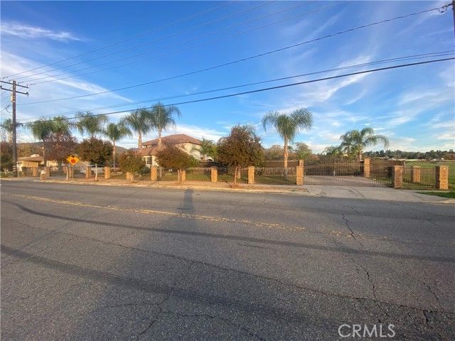 12383 12th, Yucaipa, CA 92399