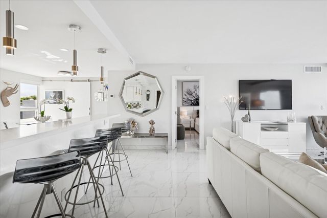 215 N Birch 8C, Fort Lauderdale, FL 33304