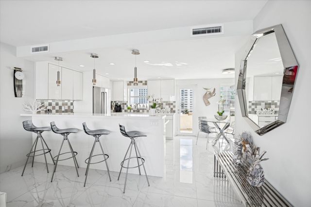 215 N Birch 8C, Fort Lauderdale, FL 33304