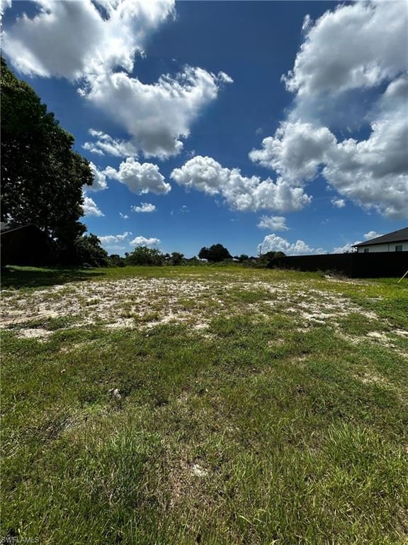 2710 NW 4th PL, Cape Coral, FL 33993
