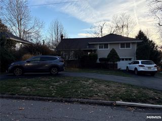 4 Center Street, Cresskill, NJ 07626