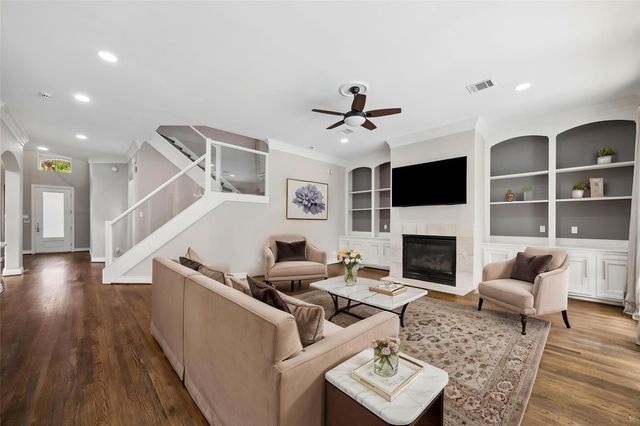 4909 Spruce Street, Bellaire, TX 77401