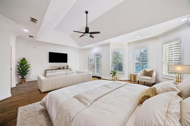 4909 Spruce Street, Bellaire, TX 77401