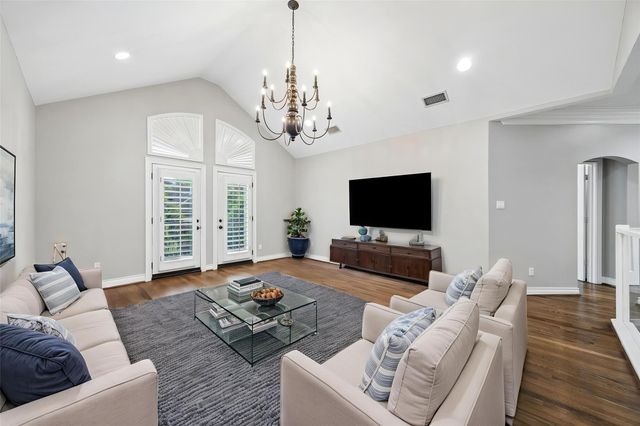 4909 Spruce Street, Bellaire, TX 77401