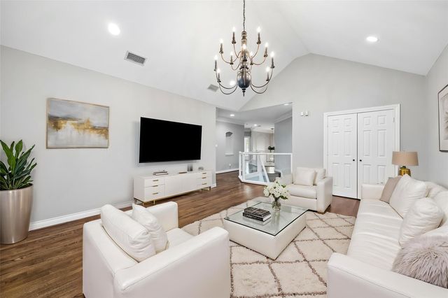 4909 Spruce Street, Bellaire, TX 77401