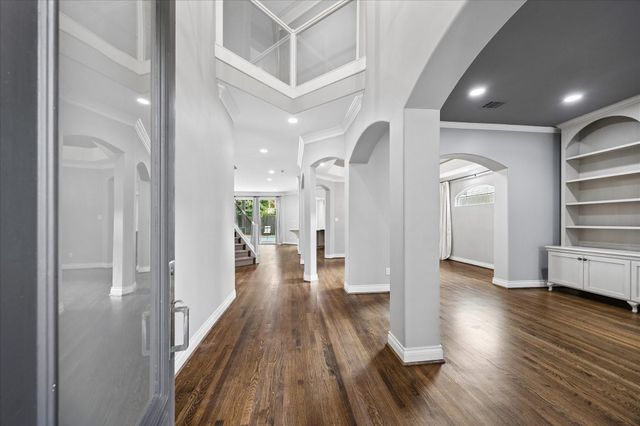 4909 Spruce Street, Bellaire, TX 77401