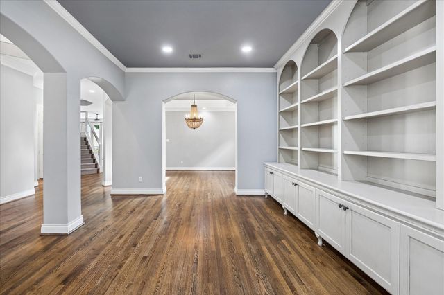 4909 Spruce Street, Bellaire, TX 77401