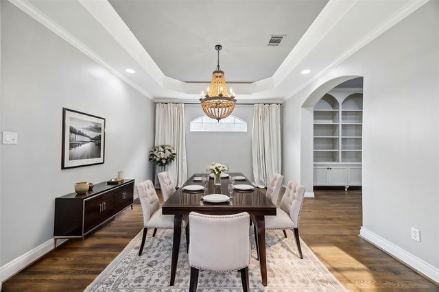 4909 Spruce Street, Bellaire, TX 77401