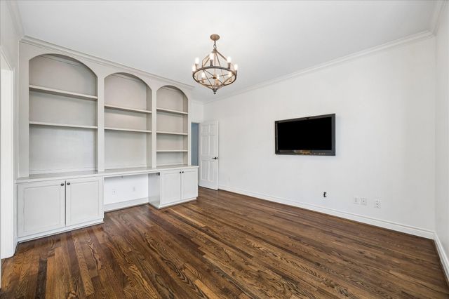 4909 Spruce Street, Bellaire, TX 77401