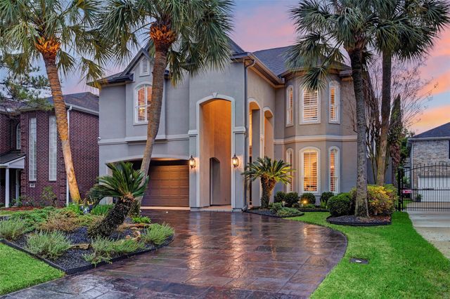 4909 Spruce Street, Bellaire, TX 77401