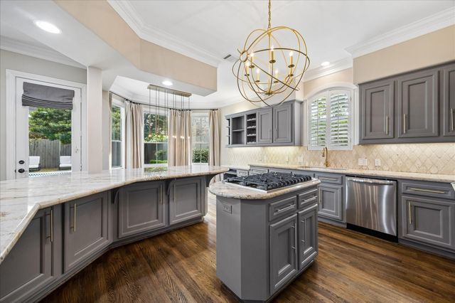 4909 Spruce Street, Bellaire, TX 77401