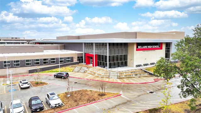 4909 Spruce Street, Bellaire, TX 77401