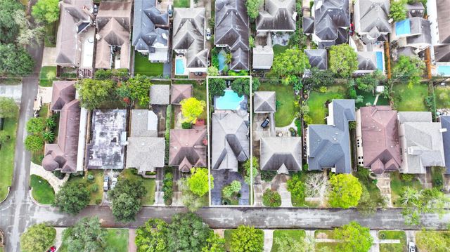 4909 Spruce Street, Bellaire, TX 77401