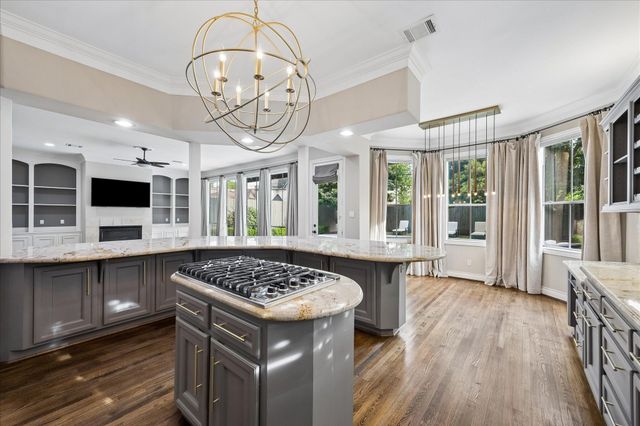 4909 Spruce Street, Bellaire, TX 77401