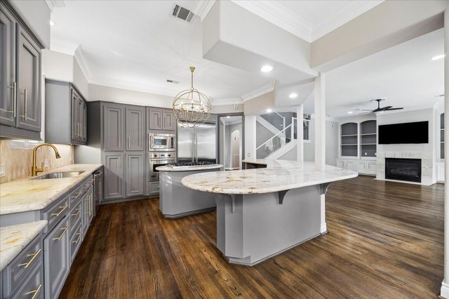 4909 Spruce Street, Bellaire, TX 77401