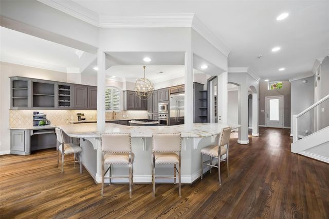 4909 Spruce Street, Bellaire, TX 77401