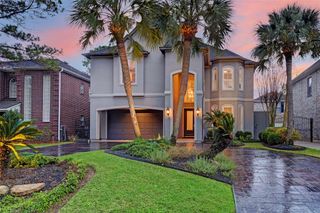 4909 Spruce Street, Bellaire, TX 77401