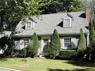 21 Peckham Avenue, North Providence, RI 02908