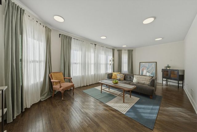 1929 S 3rd Avenue, Maywood, IL 60153