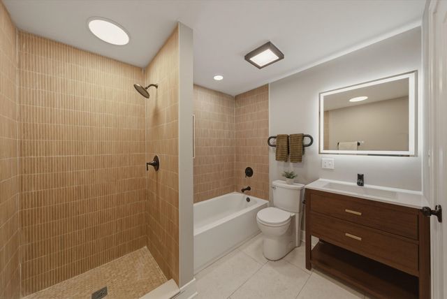 1929 S 3rd Avenue, Maywood, IL 60153