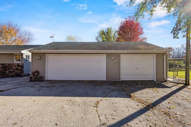 N4742 THOMPSON ROAD, Shiocton, WI 54170