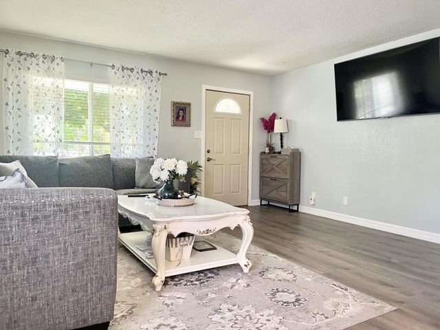 517 N Camden Drive, Fort Wayne, IN 46825
