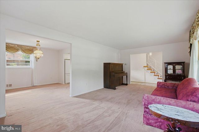7021 SAINT ANNES AVE, Lanham, MD 20706