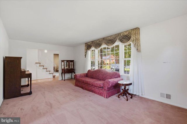 7021 SAINT ANNES AVE, Lanham, MD 20706