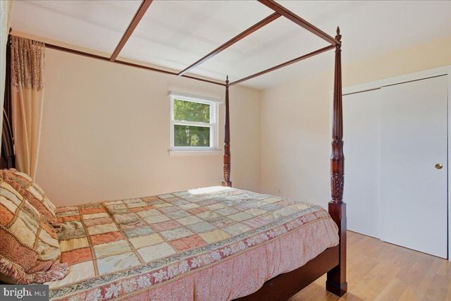 7021 SAINT ANNES AVE, Lanham, MD 20706