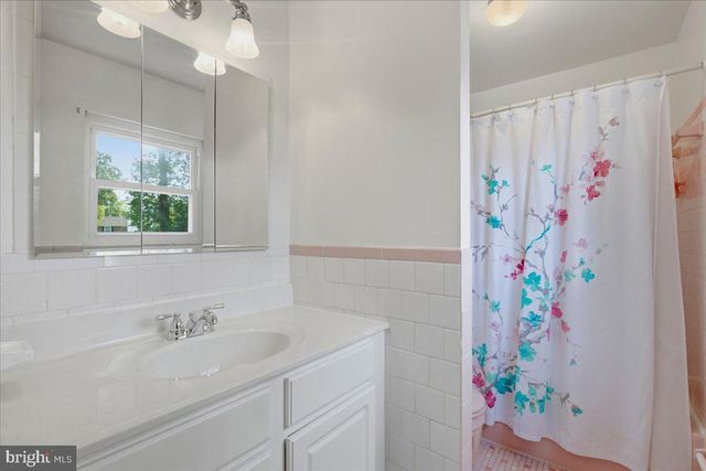 7021 SAINT ANNES AVE, Lanham, MD 20706
