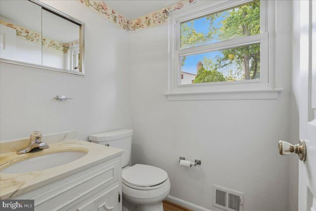 7021 SAINT ANNES AVE, Lanham, MD 20706