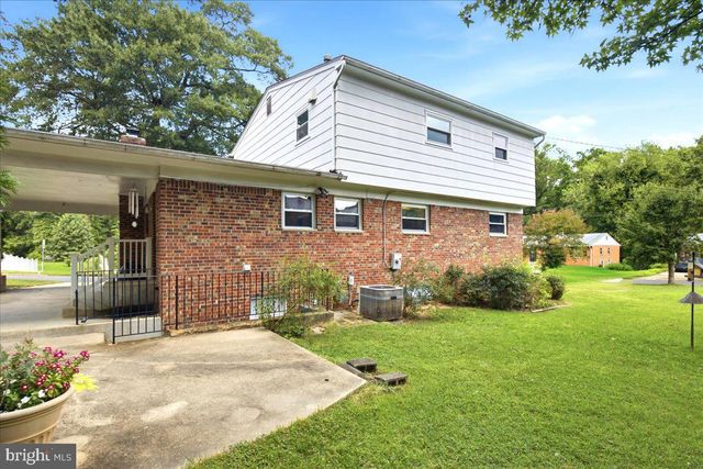 7021 SAINT ANNES AVE, Lanham, MD 20706