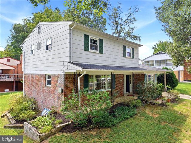 7021 SAINT ANNES AVE, Lanham, MD 20706