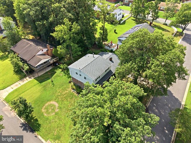 7021 SAINT ANNES AVE, Lanham, MD 20706