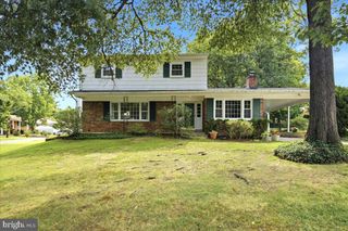 7021 SAINT ANNES AVE, Lanham, MD 20706