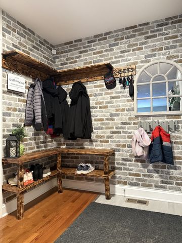 643 Burgundy Court B, Elk Grove Village, IL 60007