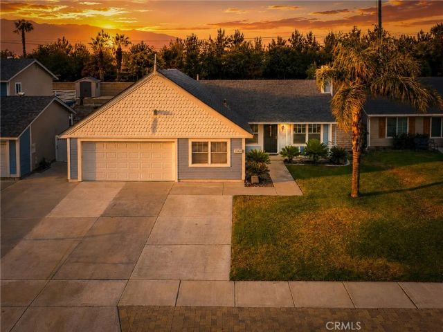 15940 Mesa Dr, Fontana, CA 92336