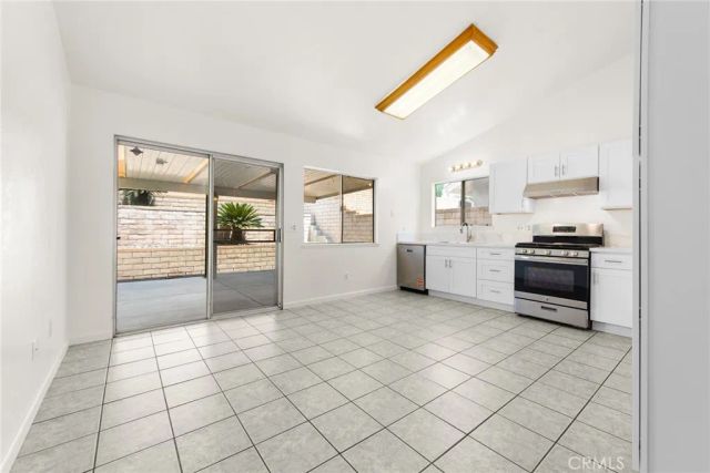 15940 Mesa Dr, Fontana, CA 92336