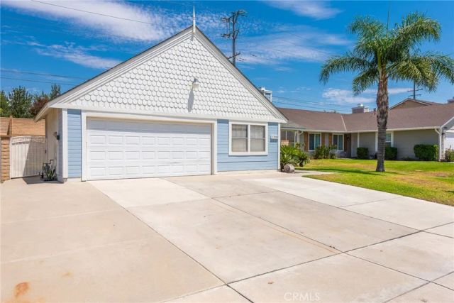 15940 Mesa Dr, Fontana, CA 92336