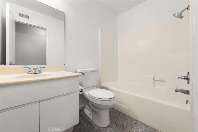 15940 Mesa Dr, Fontana, CA 92336