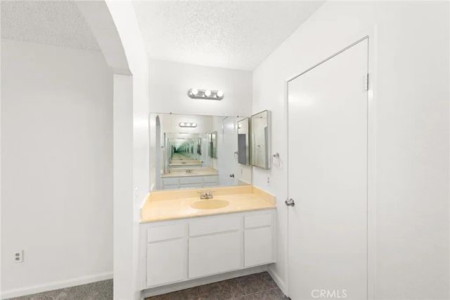 15940 Mesa Dr, Fontana, CA 92336