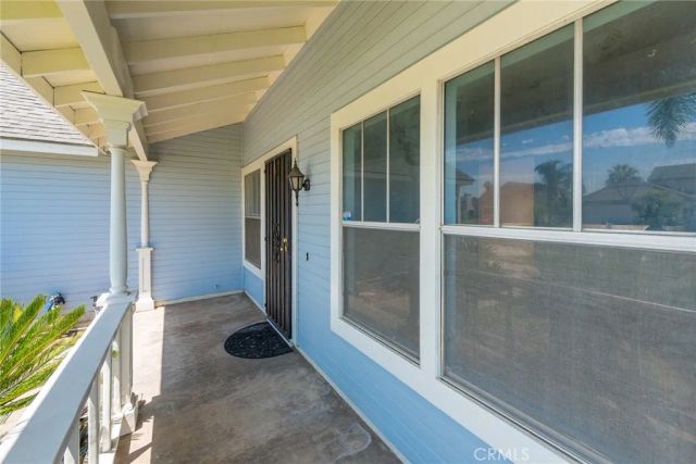 15940 Mesa Dr, Fontana, CA 92336