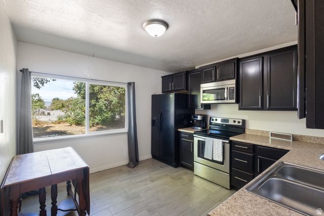 141 N PINEHURST AVE, Tooele, UT 84074