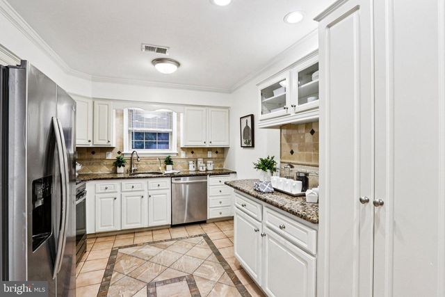 120 EATON DR, Wayne, PA 19087