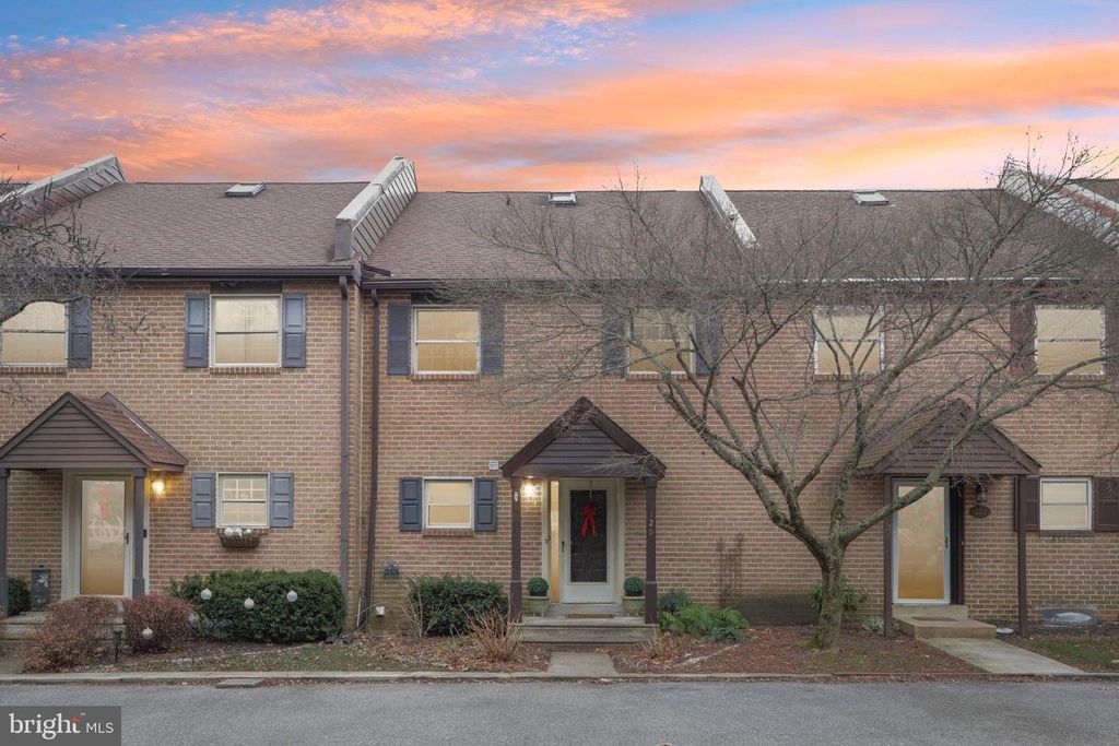 120 EATON DR, Wayne, PA 19087