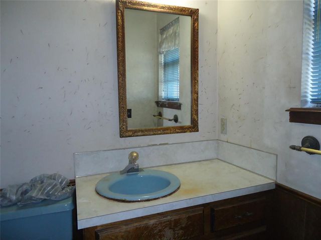 42608 Bob Crouch Road, Tecumseh, OK 74873