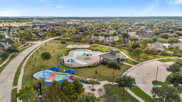 2506 Spring Landing Drive, Pearland, TX 77584